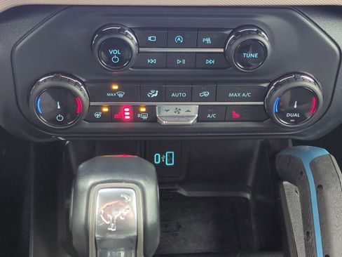 Used 2022 Ford Bronco Wildtrak image 24