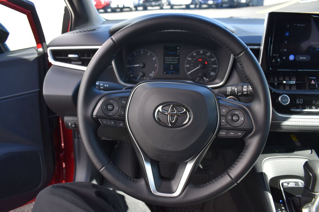 Certified 2026 Toyota Corolla SE FWD image 9