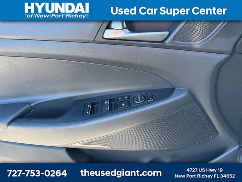 Used 2016 Hyundai Tucson Limited w/ Option Group 03 AWD/4WD image 11