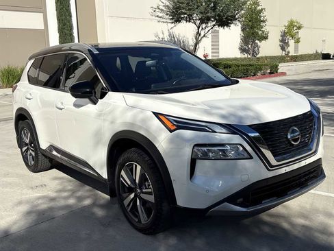 Used 2021 Nissan Rogue Platinum image 7