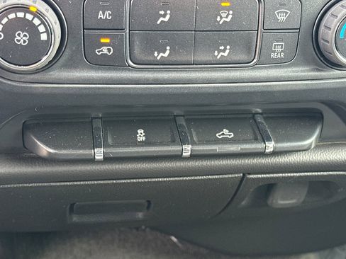 Used 2018 Chevrolet Silverado 1500 Custom w/ Custom Convenience Package image 30