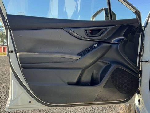 Used 2022 Subaru Crosstrek 2.5i Sport w/ Moonroof Package image 12