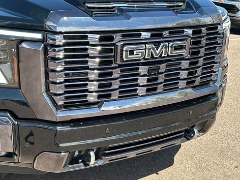 Used 2024 GMC Sierra 3500 Denali Ultimate image 22
