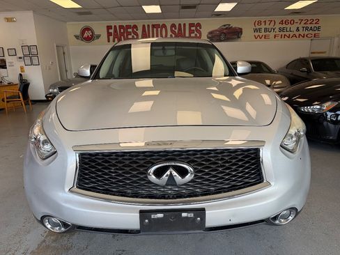 Used 2017 INFINITI QX70 2WD image 2