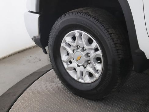 Used 2024 Chevrolet Silverado 3500 W/T image 13
