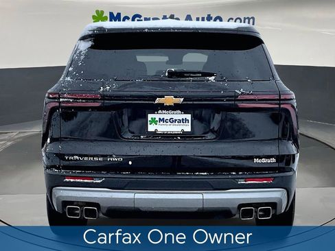 Used 2025 Chevrolet Traverse LT image 6