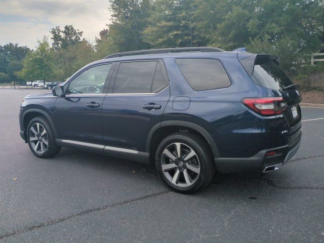 Used 2025 Honda Pilot Touring image 6