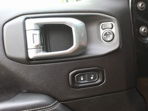 Used 2020 Jeep Gladiator Rubicon image 37