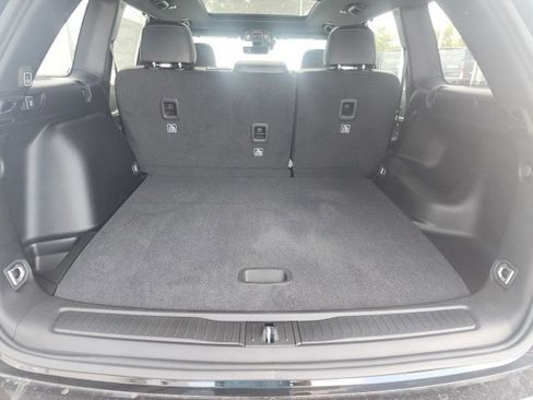 New 2025 Jeep Grand Cherokee Limited w/ Luxury Tech Group II image 24