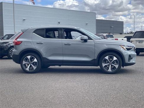 New 2025 Volvo XC40 B5 Core w/ Protection Package Premier image 6