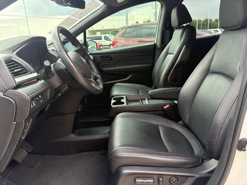 Used 2023 Honda Odyssey Sport image 10