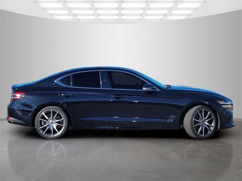 Used 2022 Genesis G70 3.3T image 3