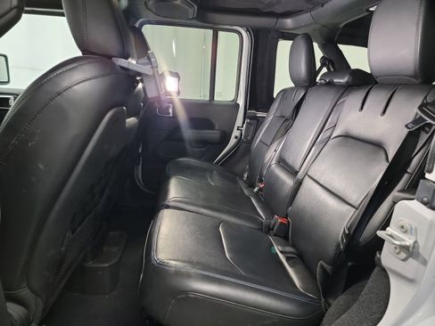 Used 2023 Jeep Wrangler Rubicon w/ Cold Weather Group image 28