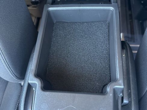 Used 2015 Chevrolet Traverse LT image 38