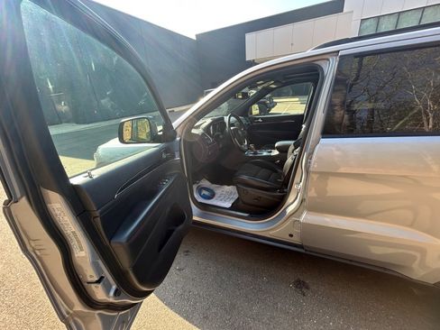 Used 2020 Jeep Grand Cherokee Trailhawk image 34