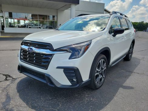 Used 2024 Subaru Ascent Limited w/ Technology Package AWD/4WD image 2