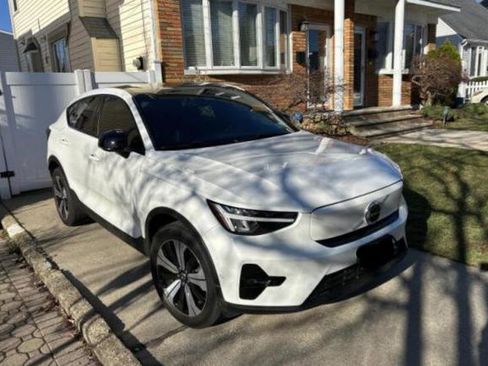 Used 2023 Volvo C40 P8 Recharge Plus image 2