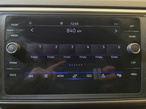 Used 2021 Volkswagen Atlas Cross Sport SE image 25