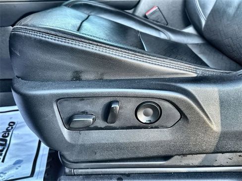 Used 2021 Chevrolet Suburban High Country image 12