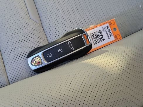 Used 2019 Porsche Panamera GTS image 38