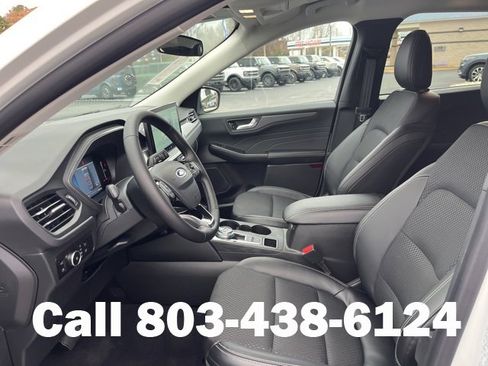 New 2026 Ford Escape SE image 7