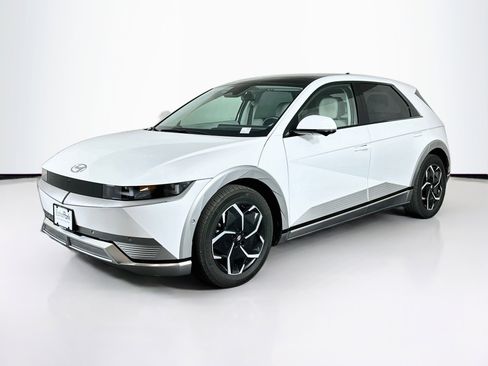 Used 2024 Hyundai Ioniq 5 Limited RWD image 3