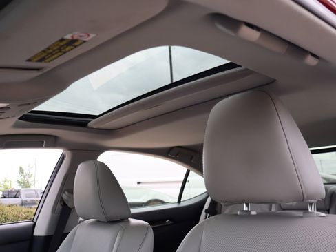 Used 2015 Lexus ES 350 w/ Luxury Package FWD image 26