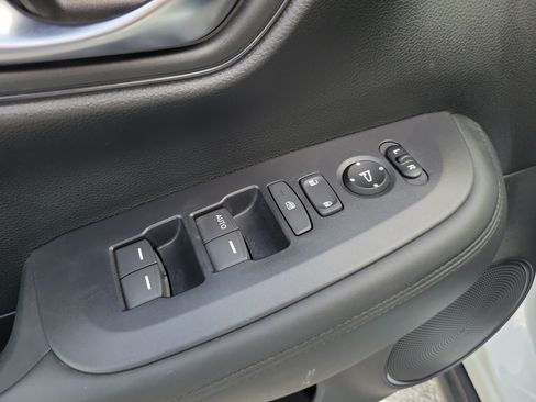 Used 2024 Honda HR-V LX image 21
