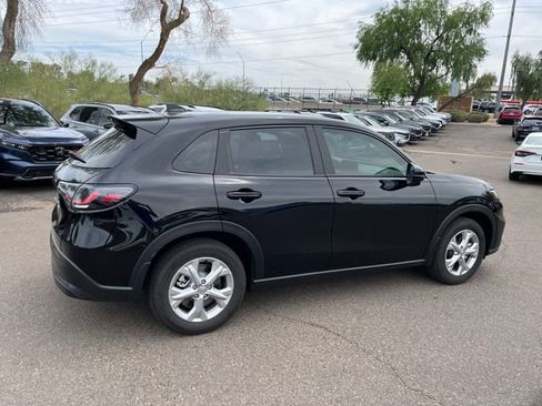 Used 2025 Honda HR-V LX image 5