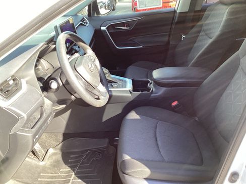 Used 2024 Toyota RAV4 XLE AWD/4WD image 15