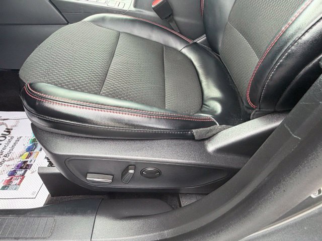 Used 2025 Ford Escape ST-Line FWD image 22