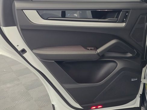 New 2025 Porsche Cayenne S image 22