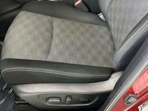 Used 2020 Nissan Rogue Sport SV FWD image 12