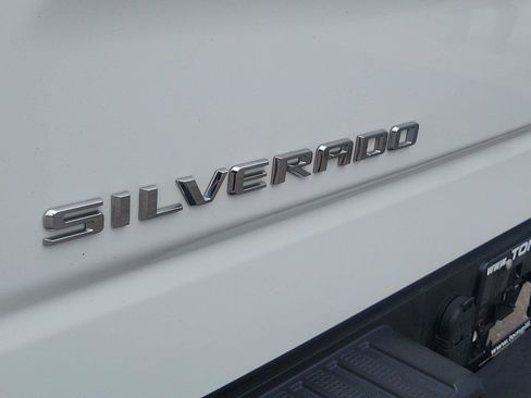 Used 2023 Chevrolet Silverado 1500 LT AWD/4WD image 9