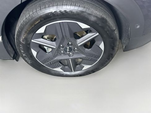 Used 2025 Kia EV6 Light w/ Light LR Technology Package RWD image 11