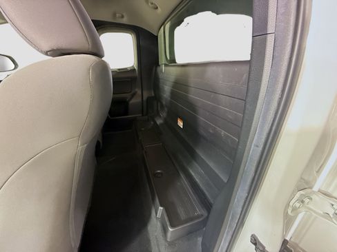 Used 2022 Toyota Tacoma SR image 24