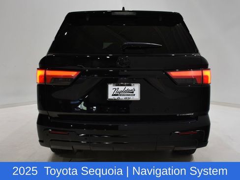 Used 2025 Toyota Sequoia Platinum AWD/4WD image 5