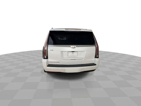 Used 2017 Cadillac Escalade ESV Luxury image 7