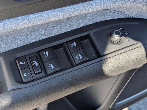 Certified 2023 Jeep Compass Sport AWD/4WD image 12