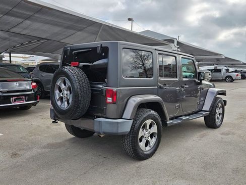 Used 2018 Jeep Wrangler Unlimited Sahara w/ Connectivity Group image 5