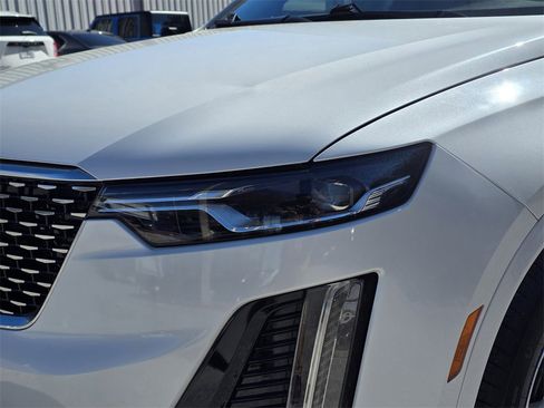 Used 2023 Cadillac XT6 Luxury image 7