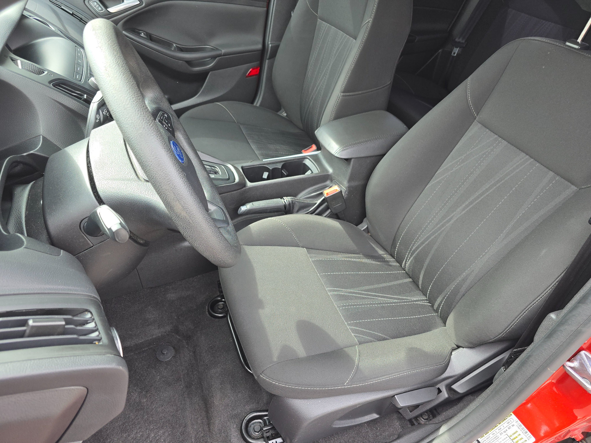 Used 2018 Ford Focus SE FWD image 14