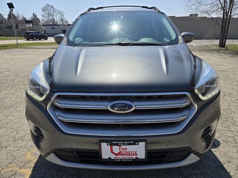 Used 2017 Ford Escape SE w/ Equipment Group 201A image 2