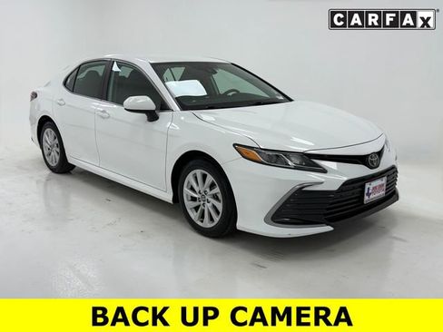 Used 2024 Toyota Camry LE image 1