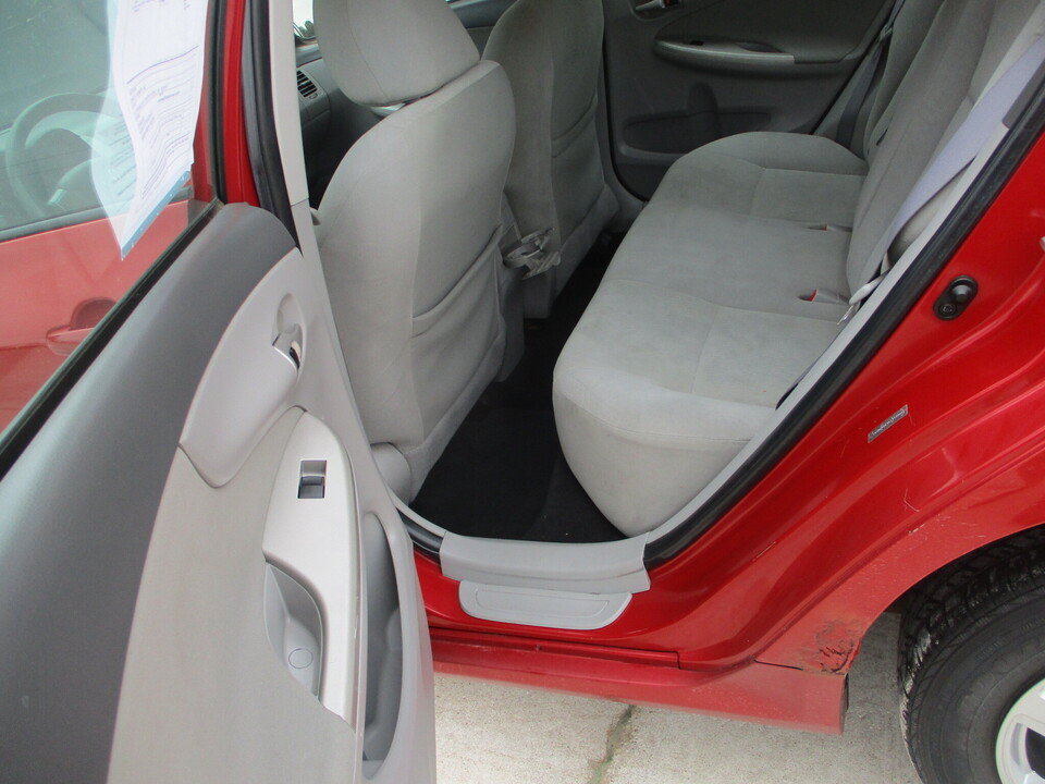 Used 2010 Toyota Corolla LE FWD image 8