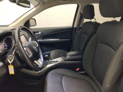 Used 2019 Dodge Journey SE w/ Premium Group image 17