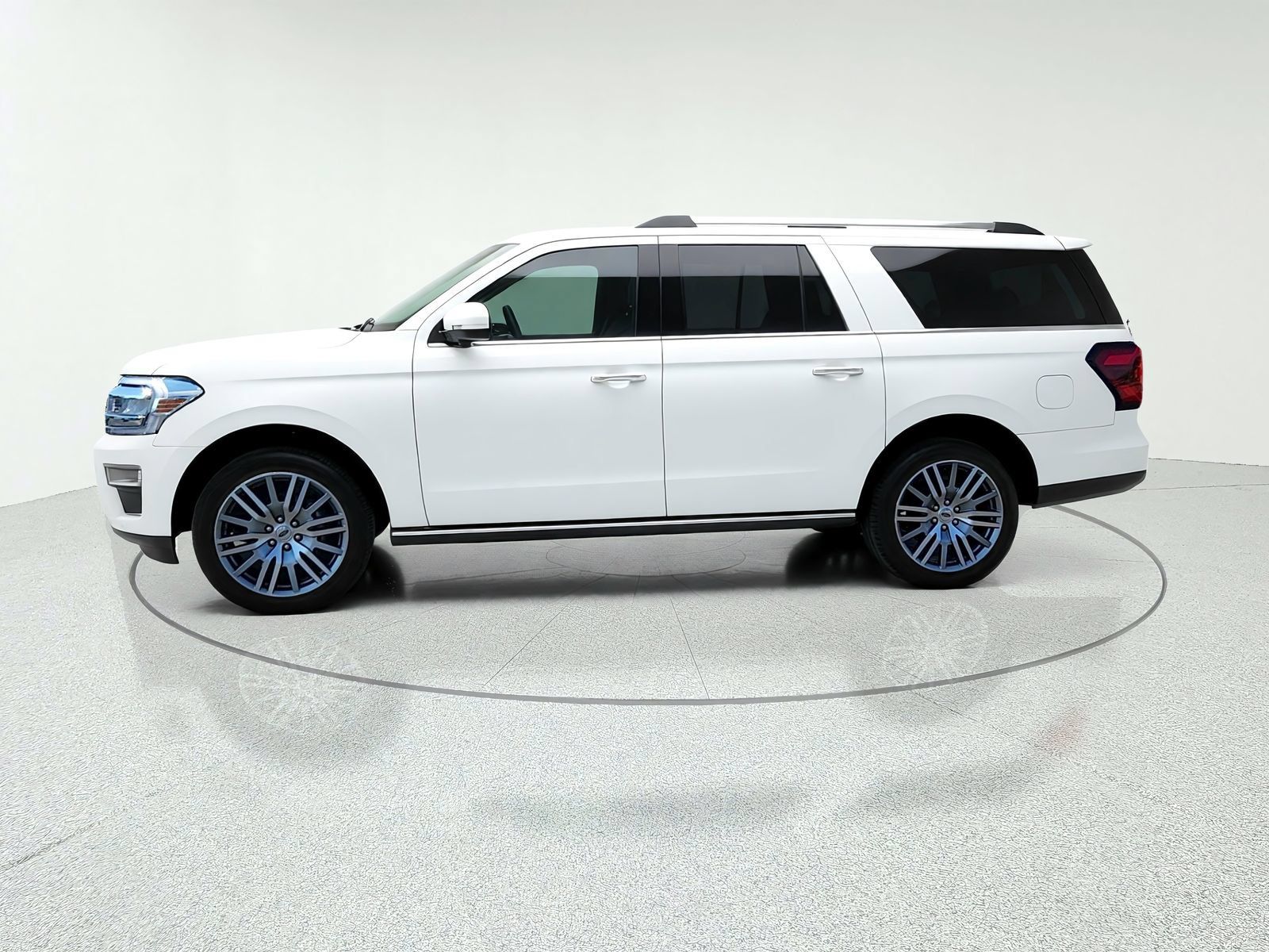 Used 2023 Ford Expedition Max Limited AWD/4WD image 3