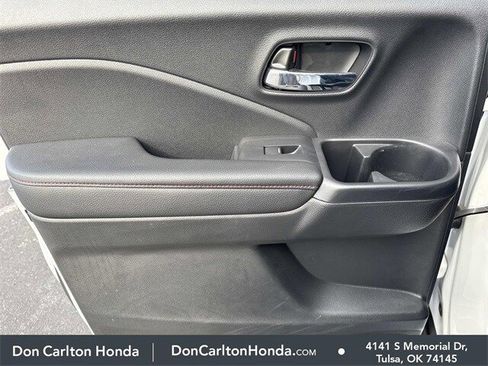Used 2025 Honda Ridgeline Black Edition image 11