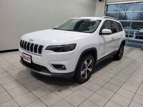 Used 2019 Jeep Cherokee Limited image 3