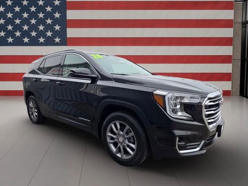 Used 2024 GMC Terrain SLT image 12